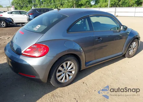 2013 Volkswagen Beetle 2.5L Entry z USA, uszkodzony, nr VIN 3VWFP7AT0DM604980
